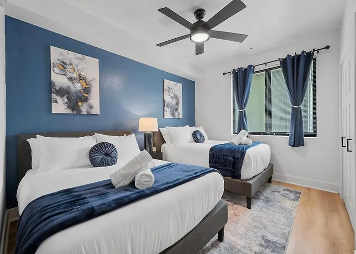 Apartment Pfr - Highland, 3br 2ba Shadyside Condo, 2 Decks And Off-street Parking *