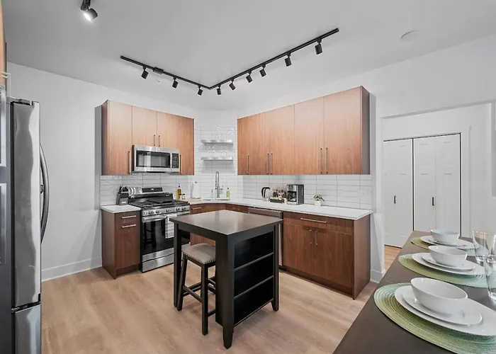 Pfr - Highland, 3br 2ba Shadyside Condo, 2 Decks And Off-street Parking Apartment Pittsburgh